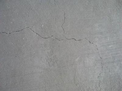 砂基空鼓开裂防治解析 以粘结砂浆为核心的技术探讨